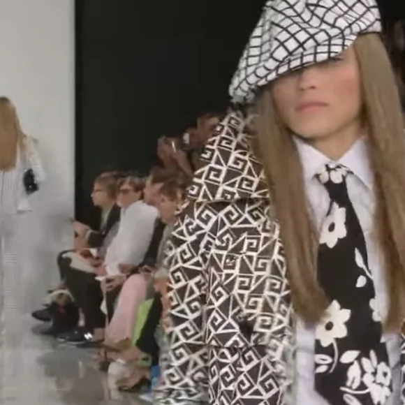 Ralph Lauren Heels: Spring 2014 Runway Show Print-Size 9.5 (40B) - Picture 4 of 9